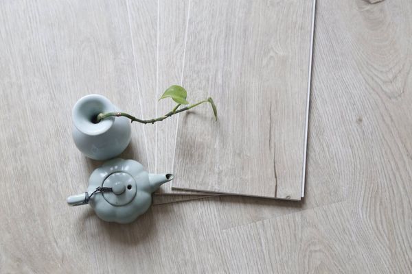 san-nhua-gia-go-gia-re-3_grande Sàn nhựa giả gỗ giá rẻ tràn lan trên thị trường