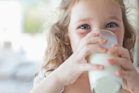 Vai trò quan trọng của sữa tươi trong sự phát triển của trẻ
