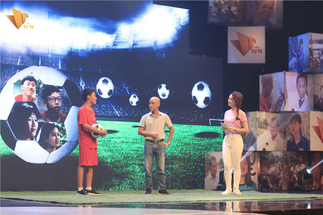 Hà Danh Dự - cậu bé mồ côi được chơi bóng tại Nga dịp World Cup 2018