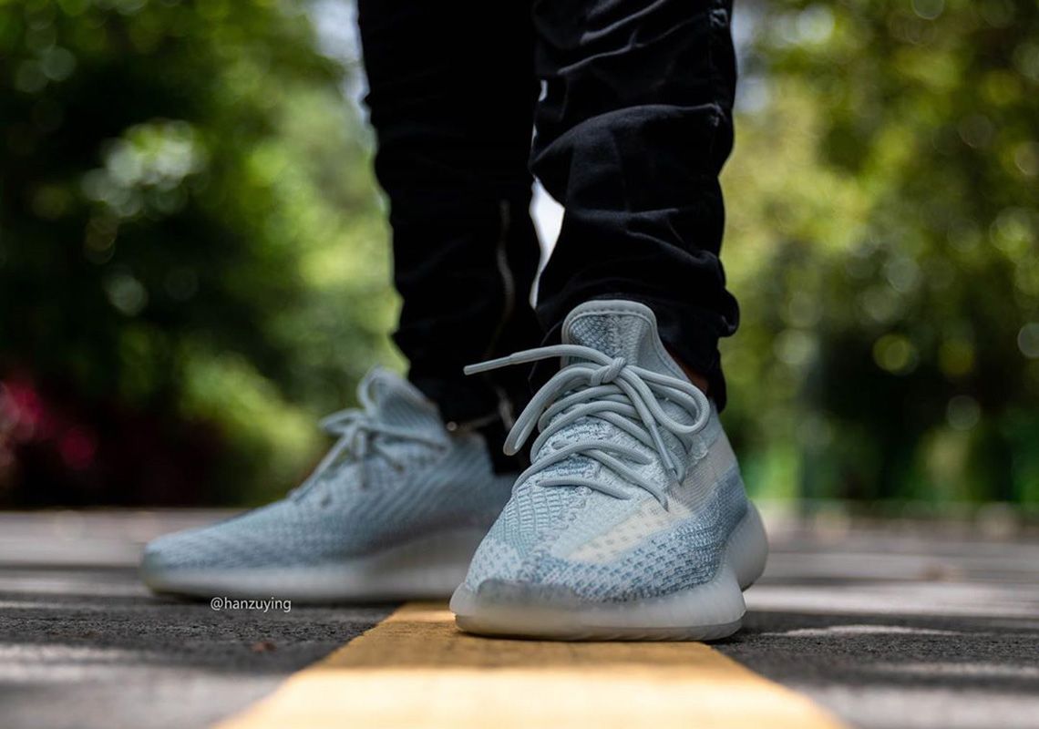 cloud white v2 yeezy