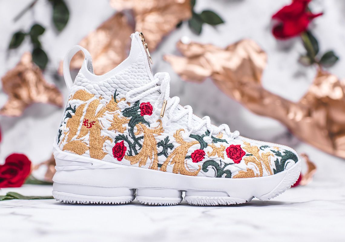 giay nike lebron james