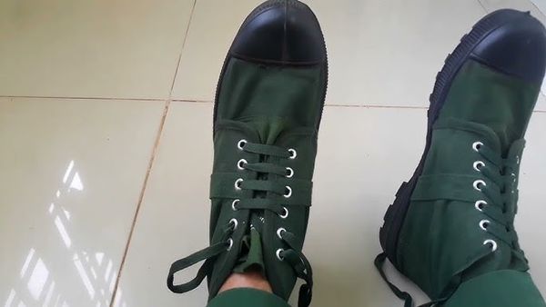 Buộc dây giày kiểu lưới