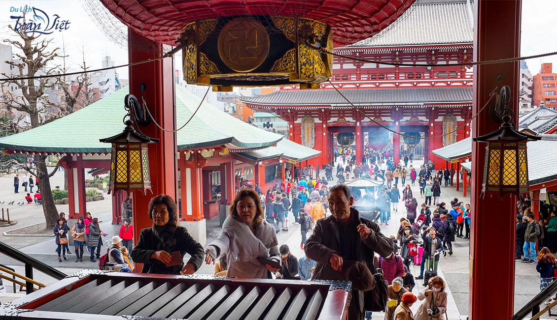 Du lịch Nhật Bản tham quan chùa Asakusa 