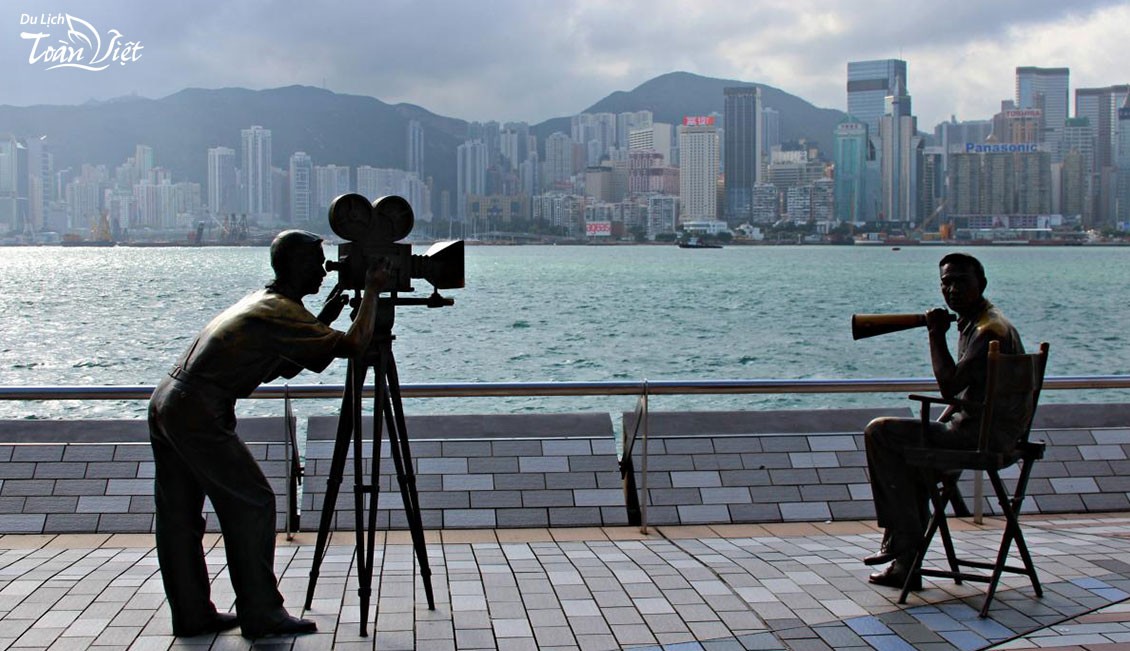 Du lịch Hongkong Quảng Châu Thẩm Quyến thăm quan và chụp hình lưu niệm tại Đại Lộ Ngôi Sao