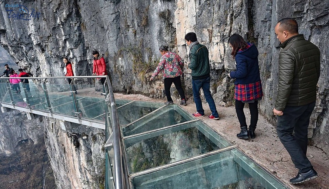 Du lịch Trung Quốc Trương Gia Giới Phượng Hoàng Cổ Trấn trải nghiệm cây cầu vách đá Skywalk