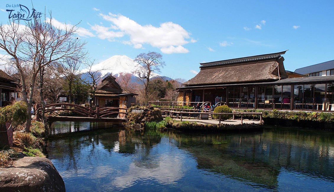 Du lịch Nhật Bản tham quan làng cổ Oshino