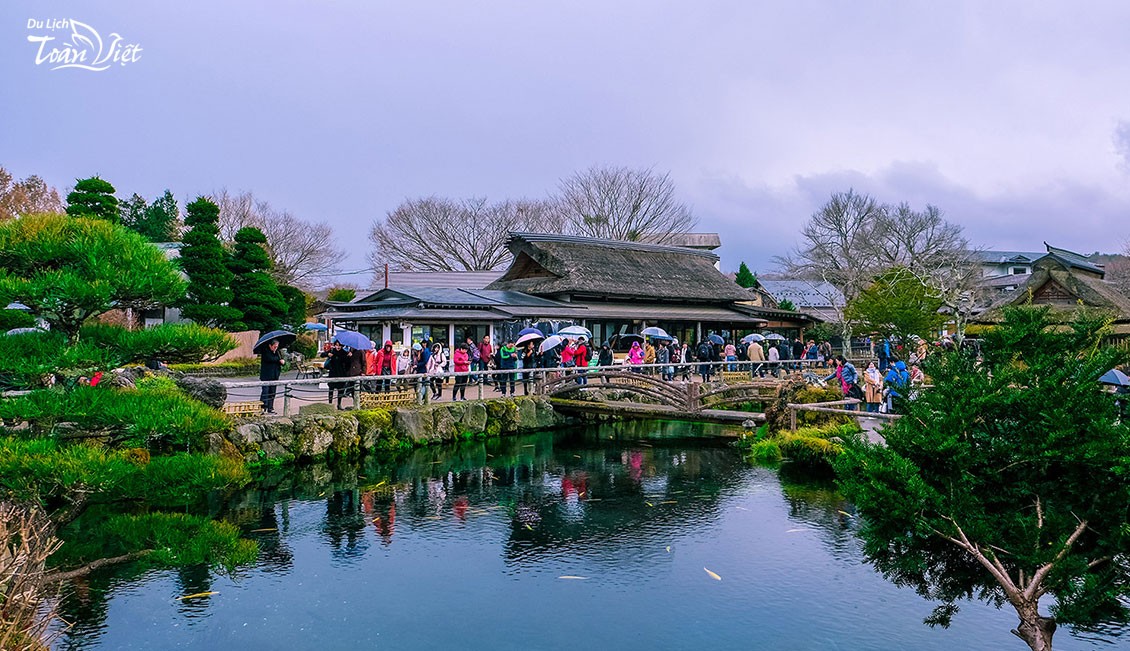 Du lịch Nhật Bản tham quan làng cổ Oshini Hakkai