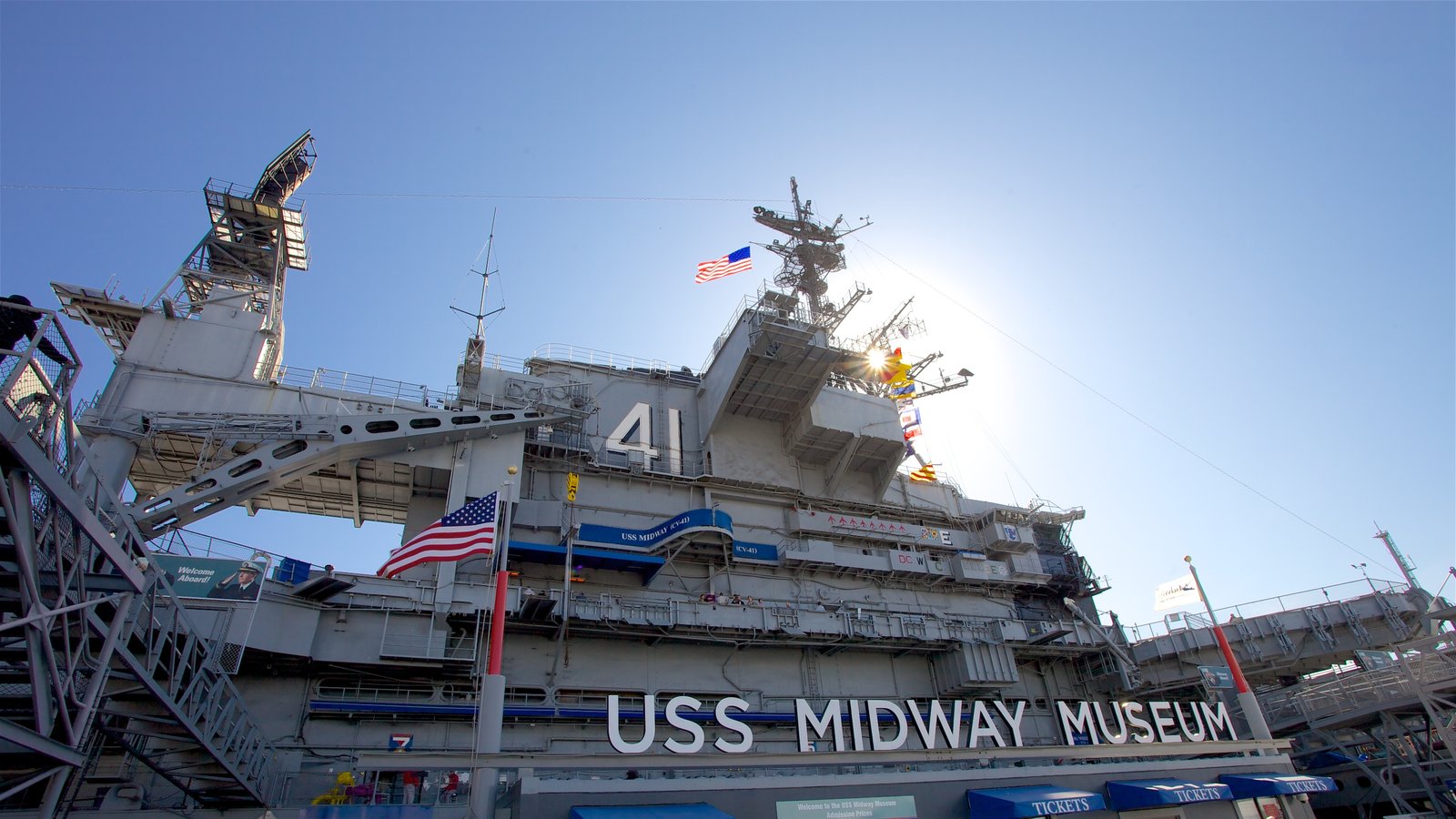 TÀU SÂN bay USS Midway