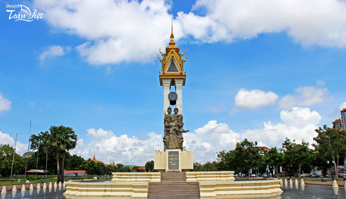 Tour Campuchia đài tưởng niệm vn campuchia