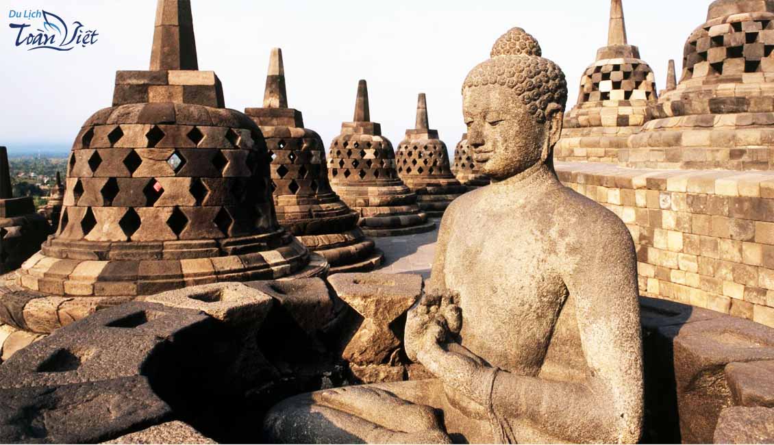 Tour du lịch Indonesia chùa di lạc