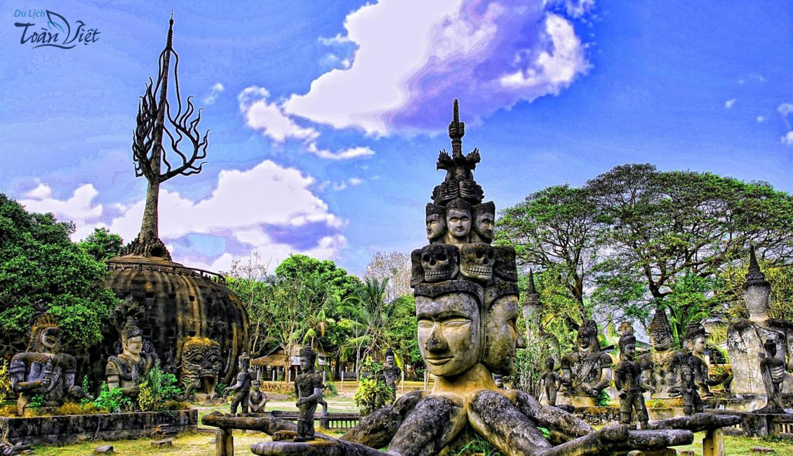 Tuor Lào vườn tượng phật