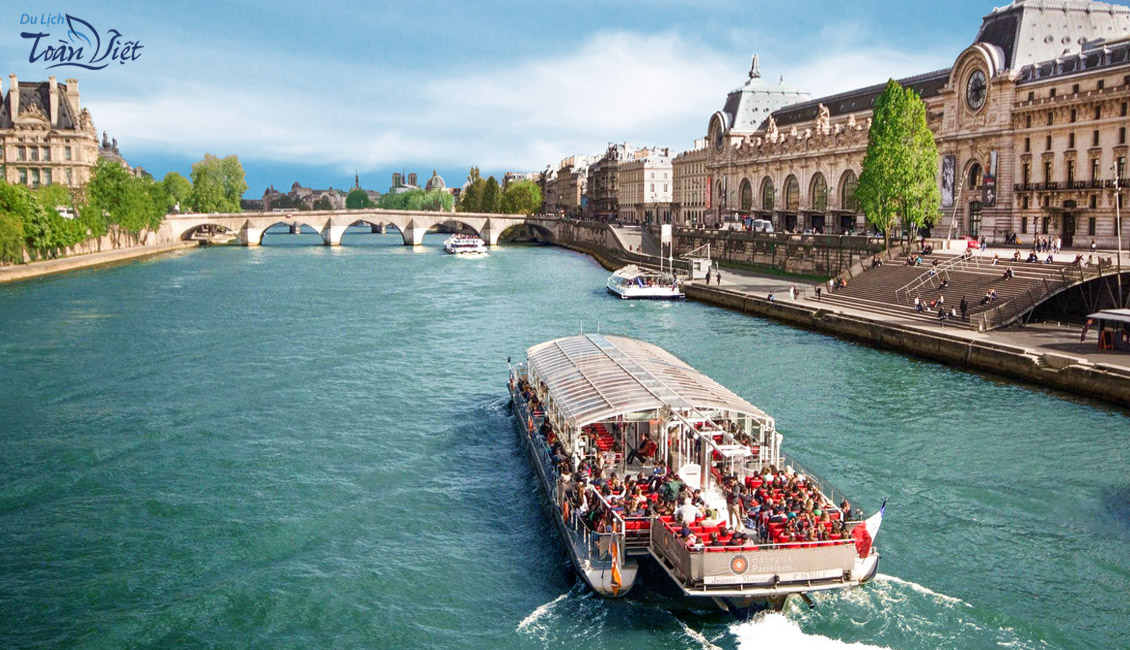 Tour du lịch châu Âu du thuyền trên sông Seine