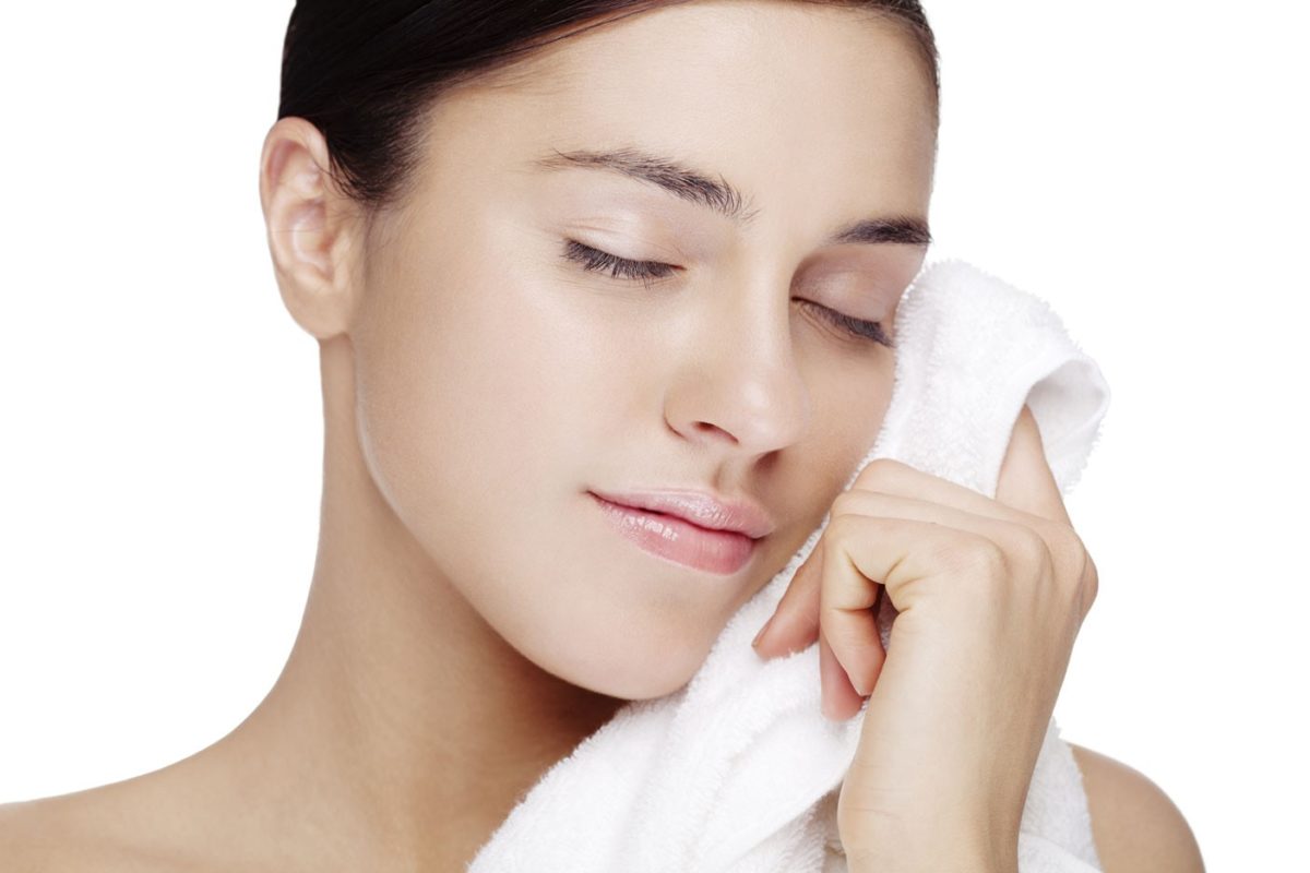How to clean face with cotton towels