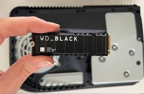 Cách thay ổ SSD trên máy PS5