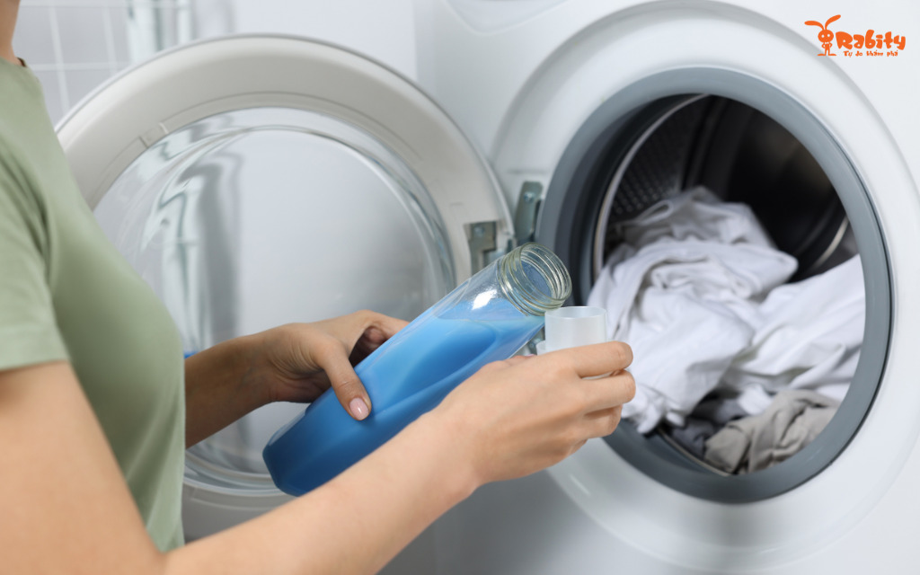 Giặt vải cotton bằng nước lạnh/ấm và chất tẩy rửa nhẹ