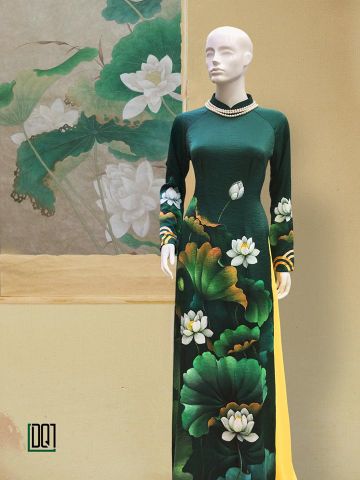 Khám phá ý nghĩa của những sắc hoa trên tà áo dài Việt Nam