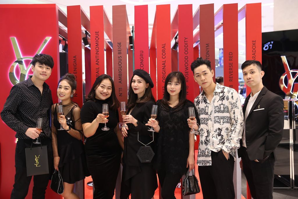 YSL KHAI TRƯƠNG POP-UP STORE ĐẦU TIÊN TẠI HÀ NỘI