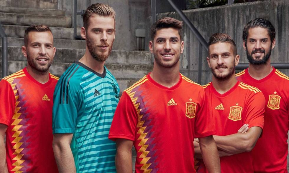 Áo đấu ĐT Tây Ban Nha tại World Cup 2018: Sắc màu của lối đá tấn công