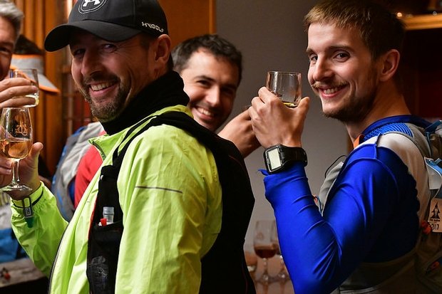 Vừa mê chạy, vừa thích whisky? – Dramathon, cuộc thi marathon “lạ lẫm” nhất thế giới