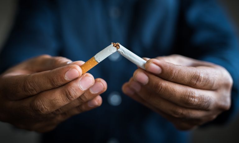 Bỏ ngay thuốc lá nếu không muốn công sức chạy bộ của bạn trở nên vô ích