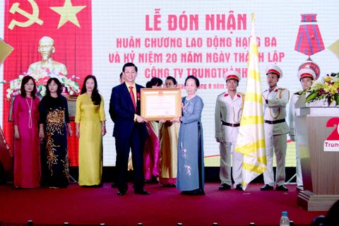 TrungThành Group celebrated 20th anniversary of establishment and awarded Third-class labor medal