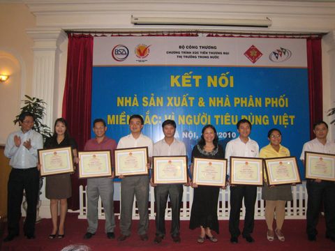 TrungThanh honorably received Cerificate of Merit from Ministry of Industry and Trade