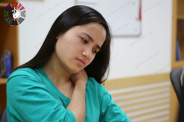 Biểu hiện của bệnh đau vai gáy