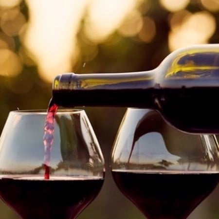 12 reasons you should drink a glass of wine every day