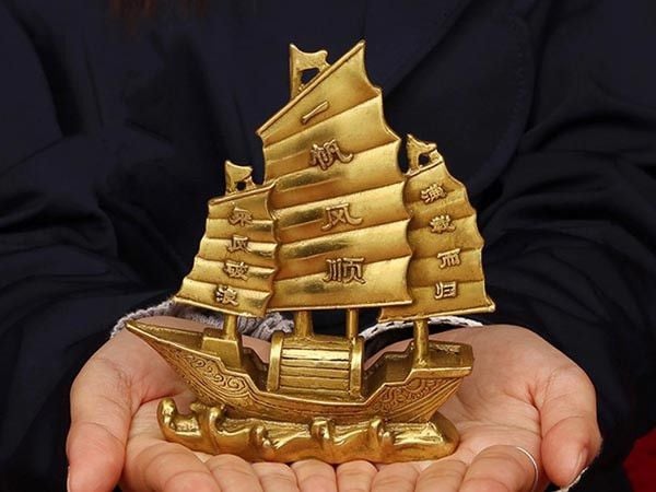 Mô hình thuyền buồm để làm quà tặng trang trí nghệ thuật