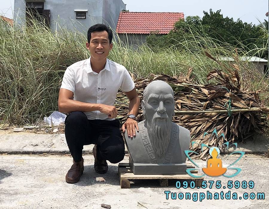 Tượng bán thân Lê Hữu Trác bằng đá mỹ nghệ Song Toàn