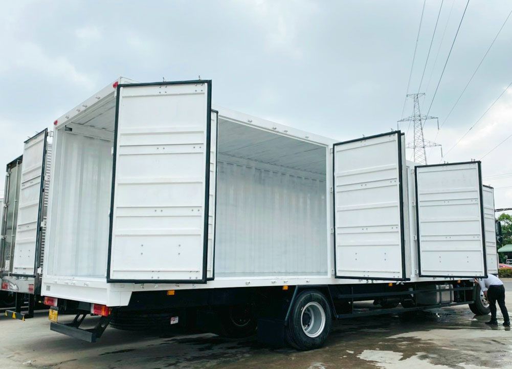 xe tải faw 7 tấn thùng kín