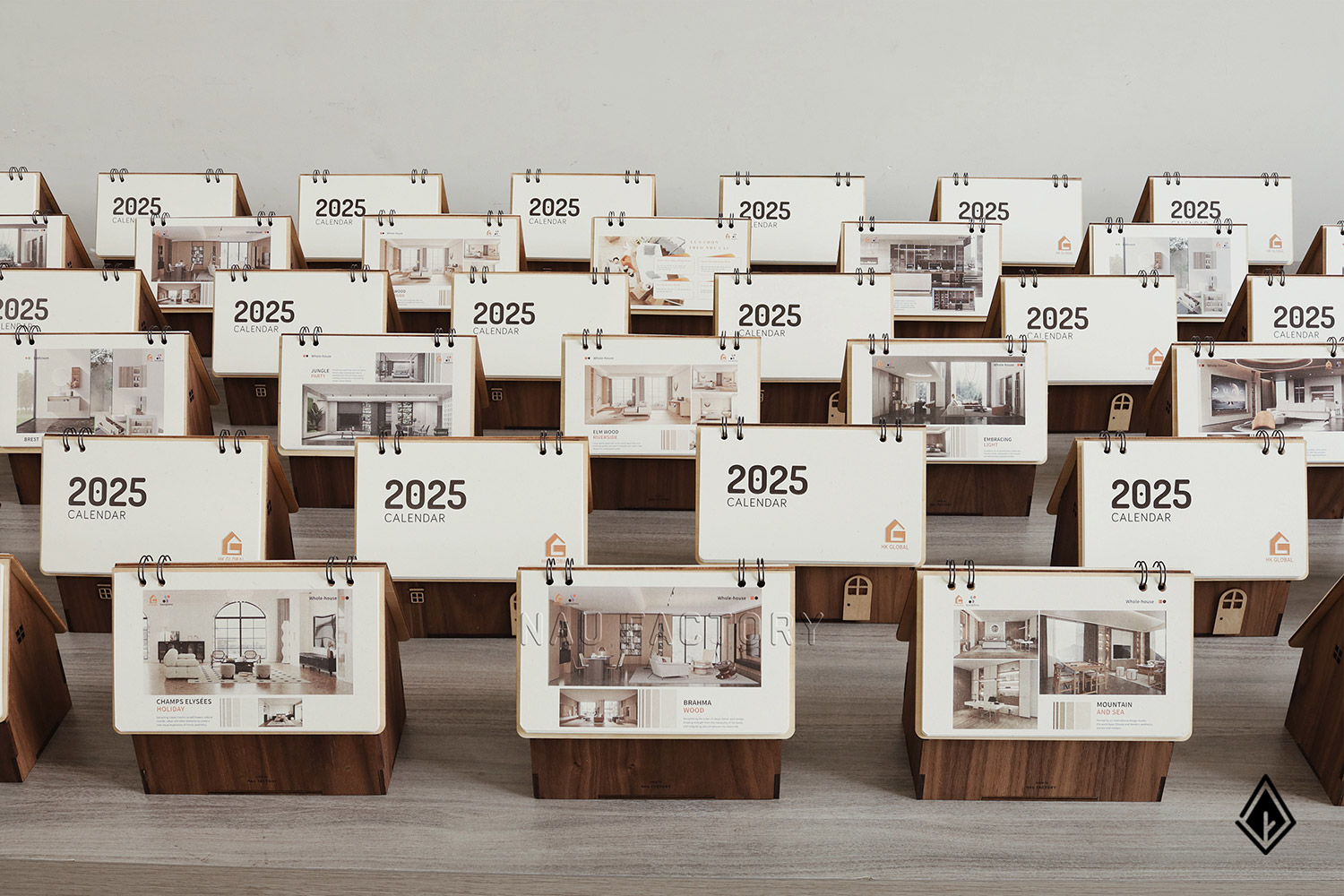 Lịch gỗ ngôi nhà