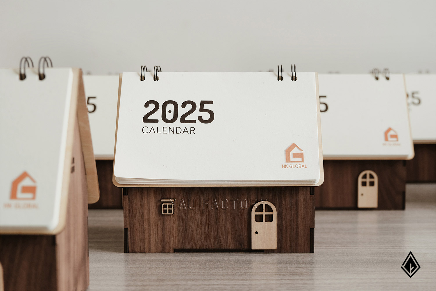 Lịch gỗ ngôi nhà