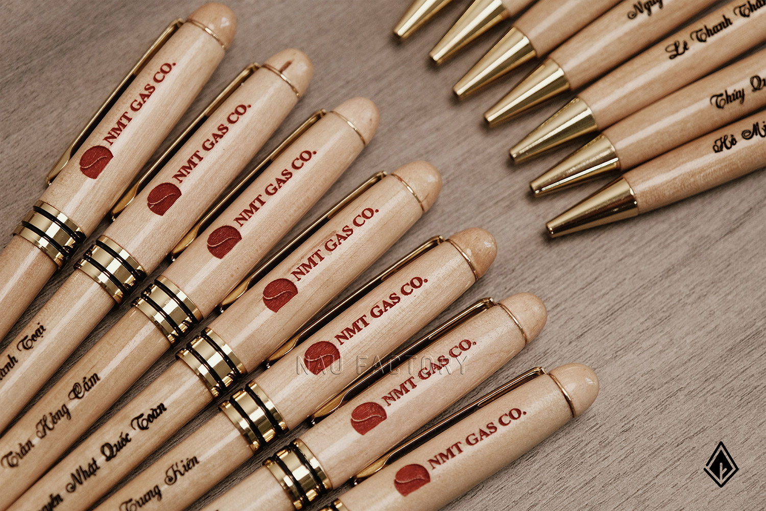 bút và hộp bút gỗ maple