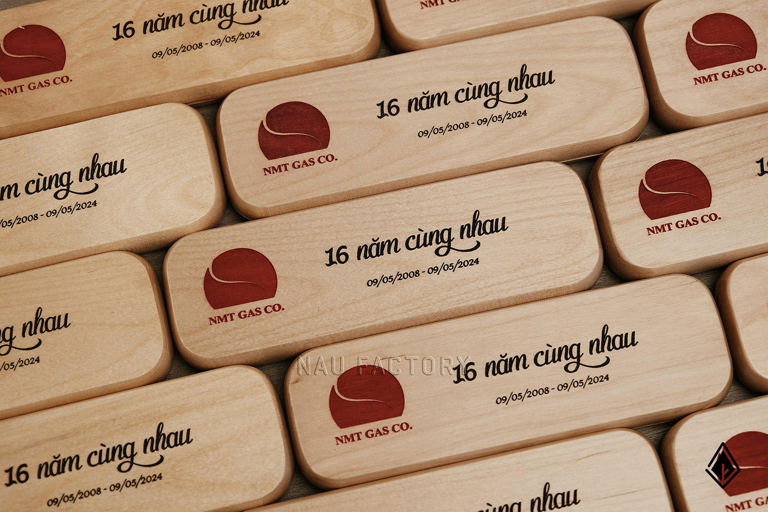 bút và hộp bút gỗ maple