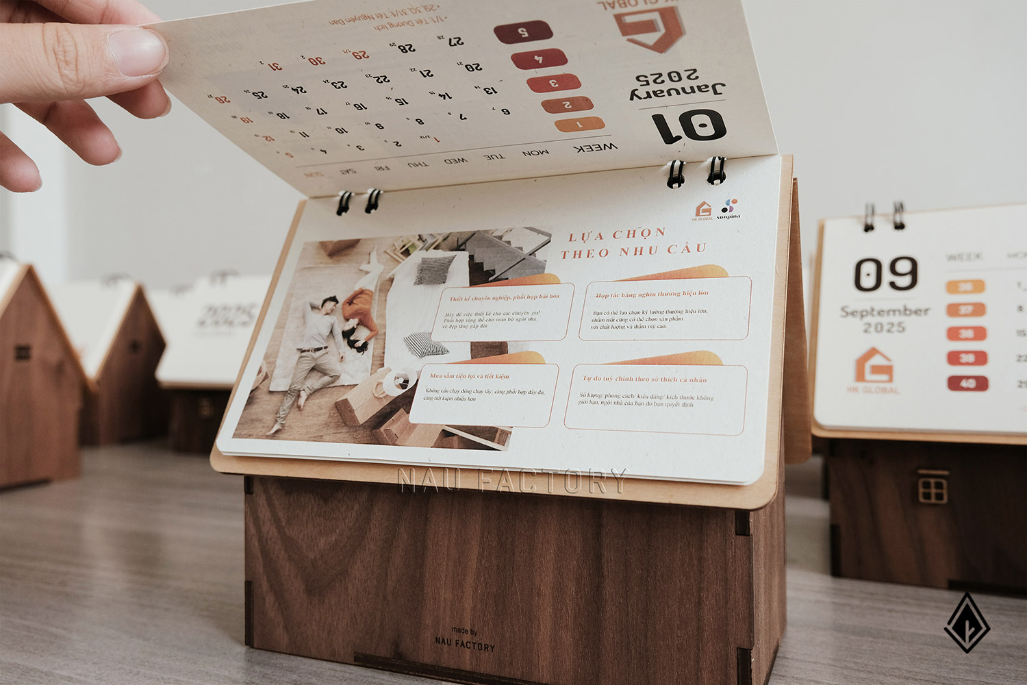 Lịch gỗ ngôi nhà