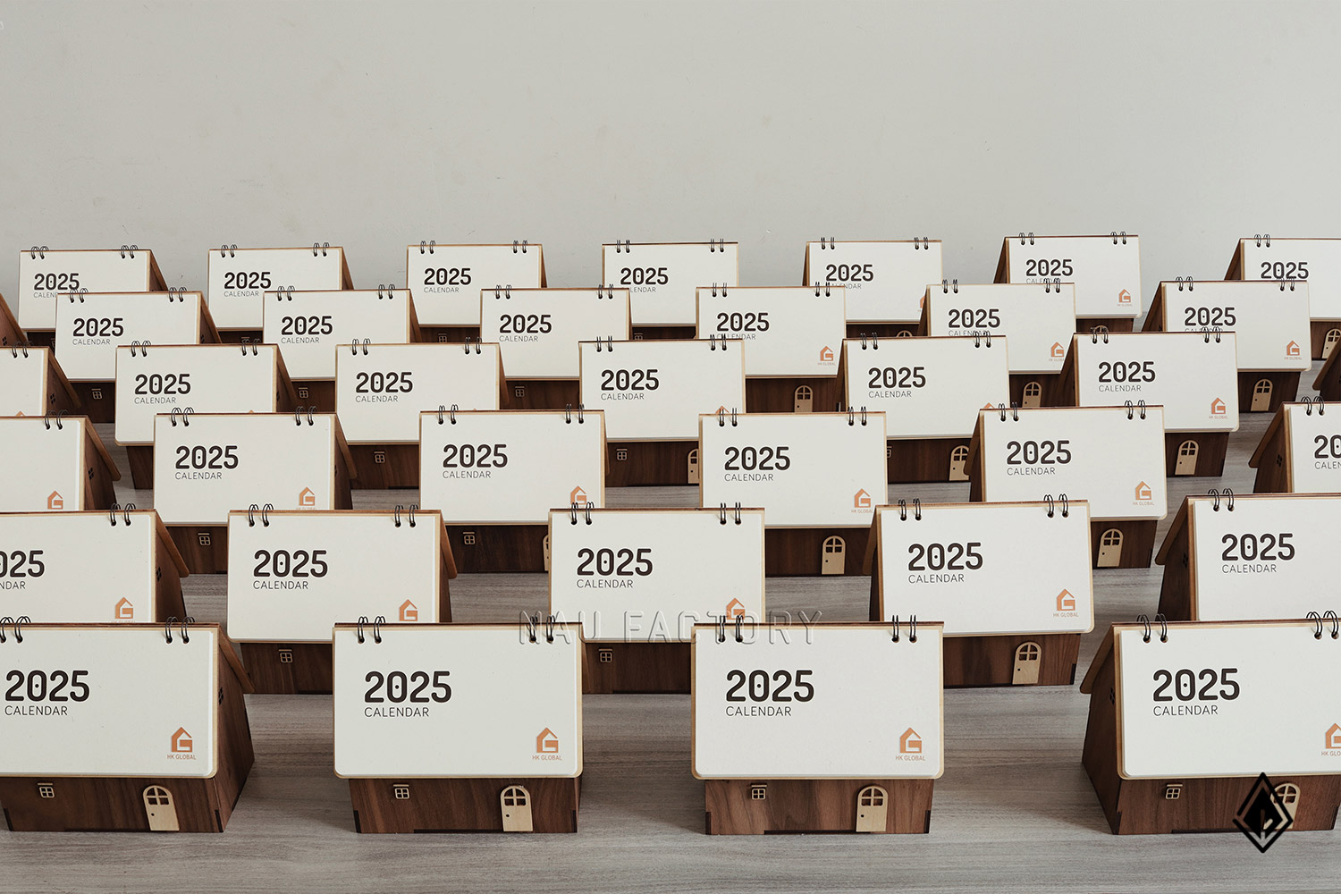 Lịch gỗ ngôi nhà