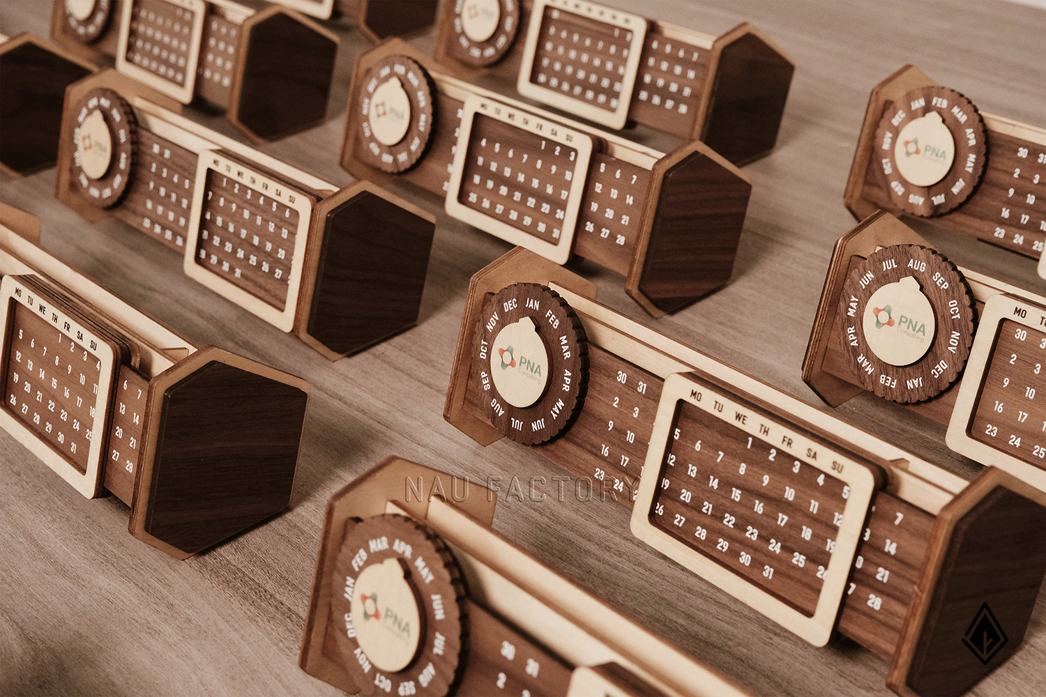 Lịch gỗ vạn niên