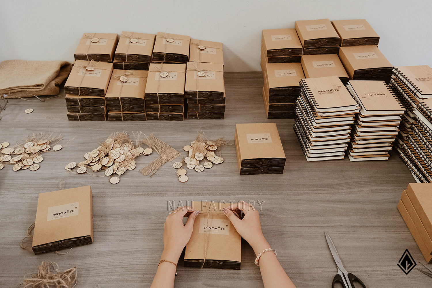 sổ tay gỗ Maple