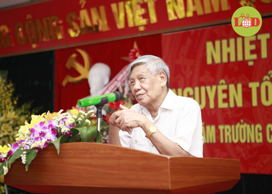 Nguyên Tổng bí thư Lê Khả Phiêu thăm trường cao đẳng kỹ thuật công nghệ LOD