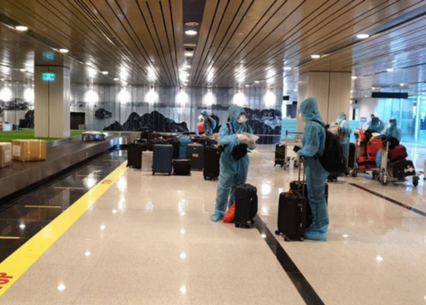 297 công dân Việt Nam từ Nhật Bản hạ cánh an toàn xuống sân bay Vân Đồn