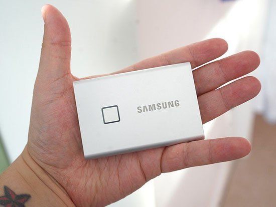 Ổ cứng Samsung Portable SSD T7 Touch: Siêu mạnh mẽ, siêu nhỏ gọn
