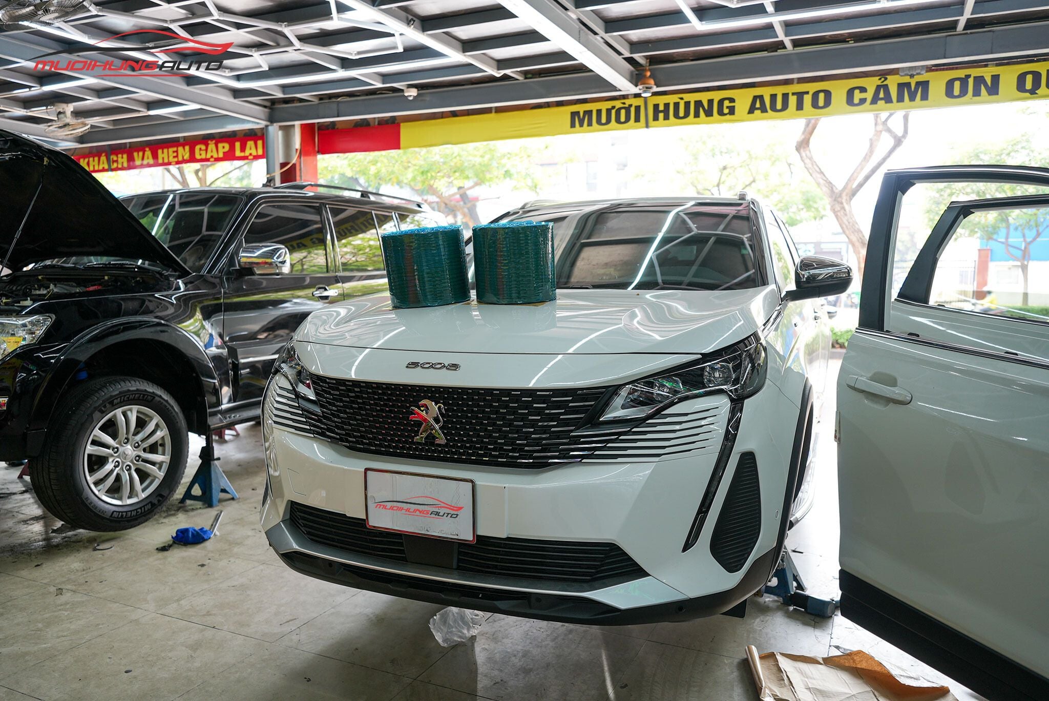 Dán Tấm Dán Chống Nổ Lốp Cho Xe Peugeot 5008