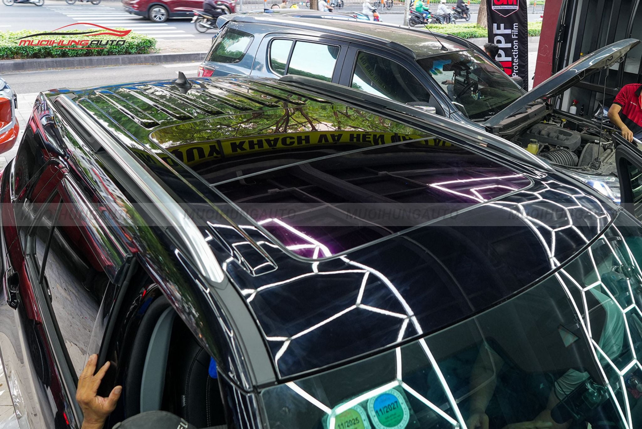 Dán phim PPF TPU Sunroof cách nhiệt cửa sổ trời ô tô Ford Explorer 2024