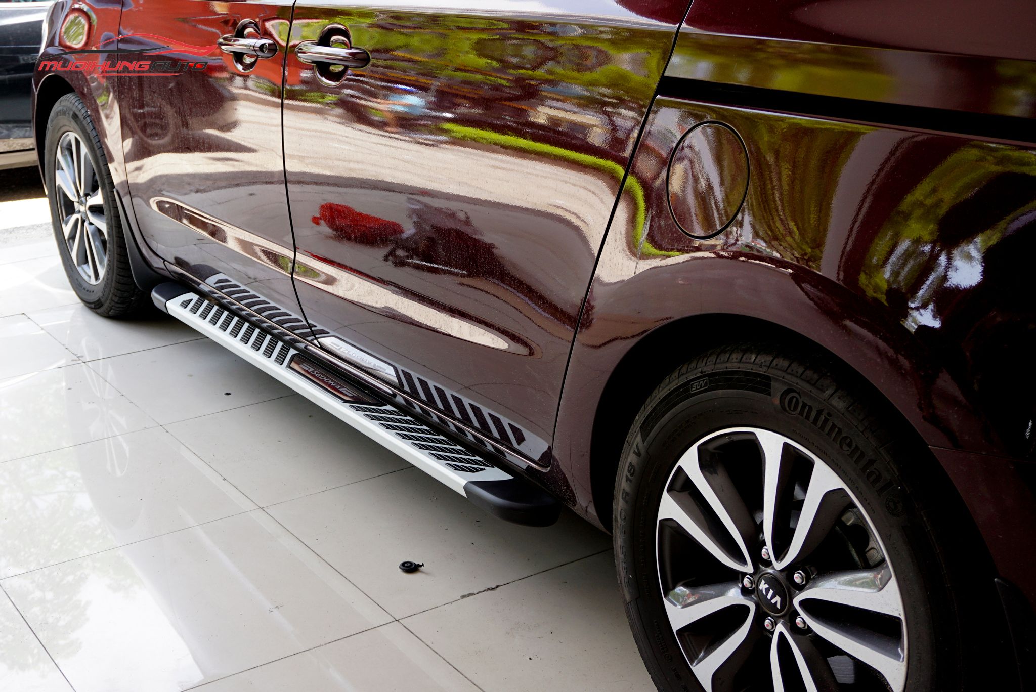 Bậc bước chân Kia Sedona