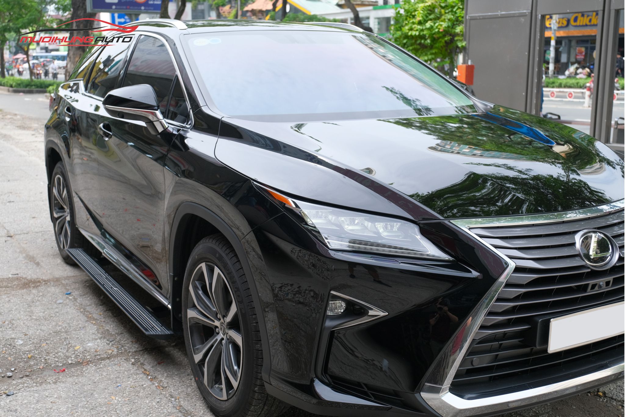 Bậc dẫm điện tự động Lexus RX300