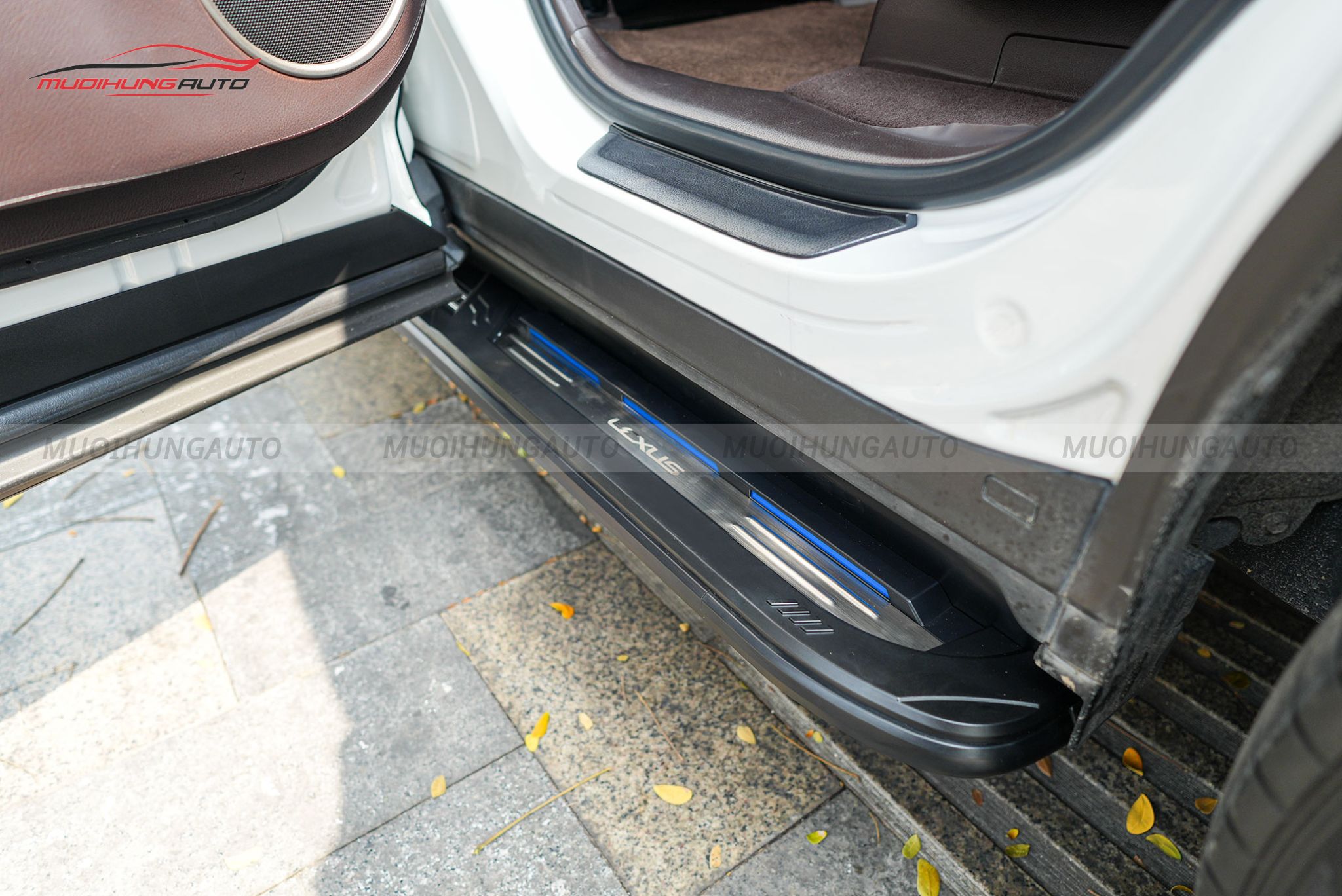 Bậc lên xuống Lexus RX350 2019