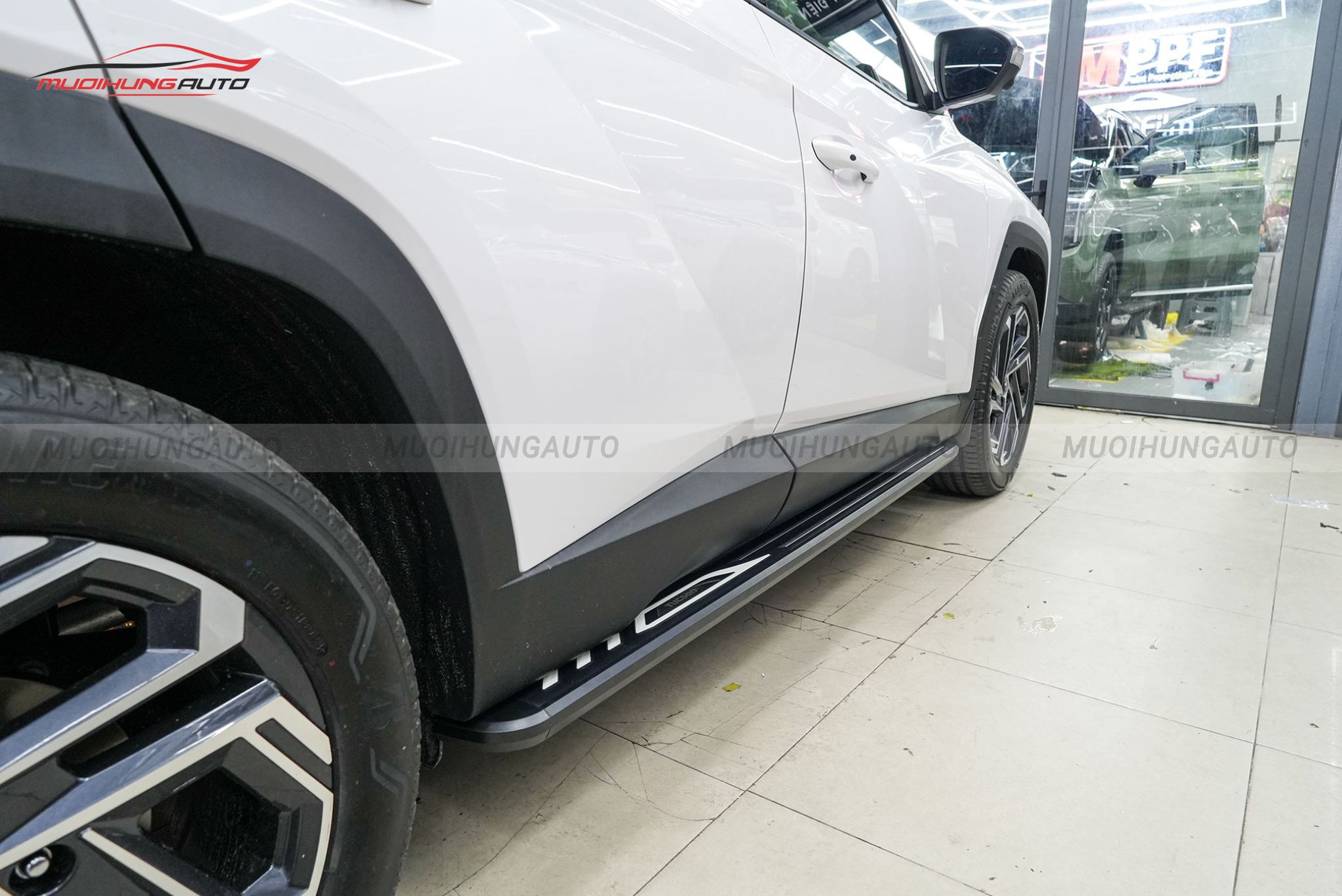 Bậc lên xuống xe Hyundai Tucson 2024