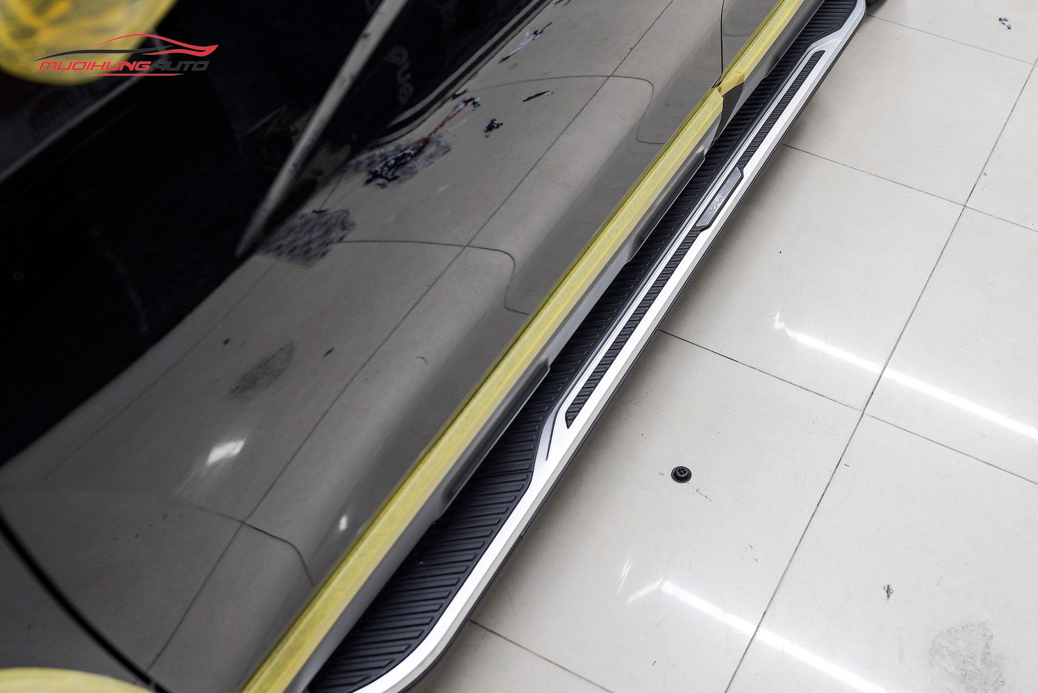 Bậc lên xuống xe Mitsubishi Xpander 2022