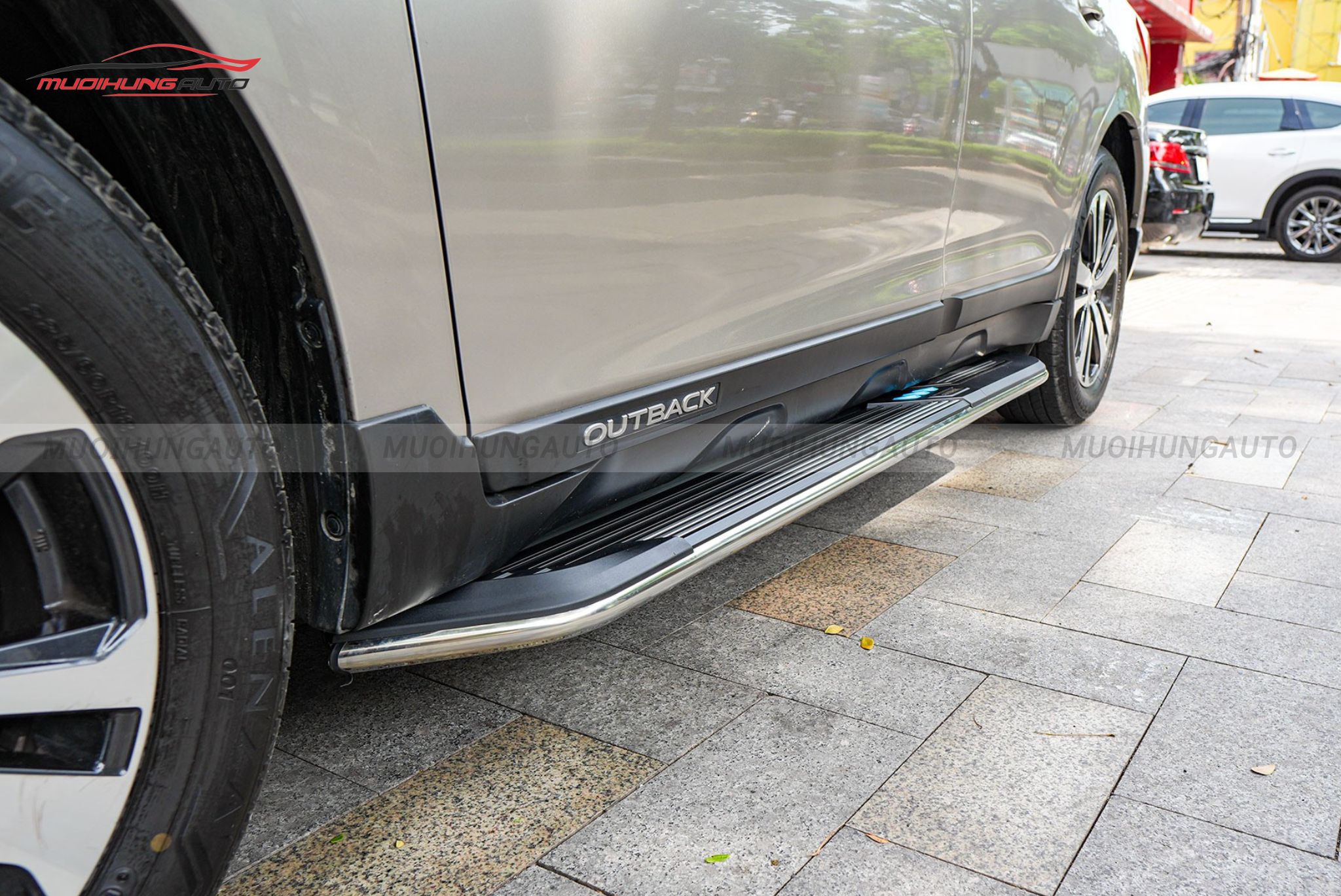 Bậc lên xuống xe Subaru Outback 2018